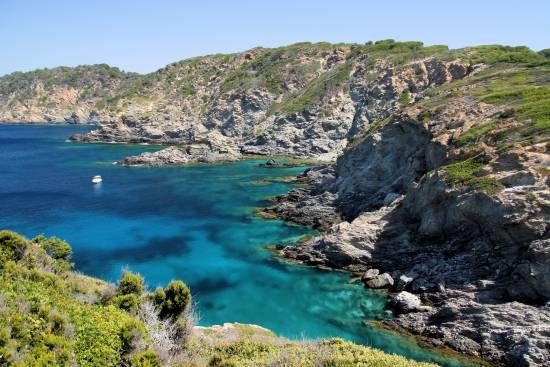 Idée excursion en louant votre bateau moteur direction Porquerolles