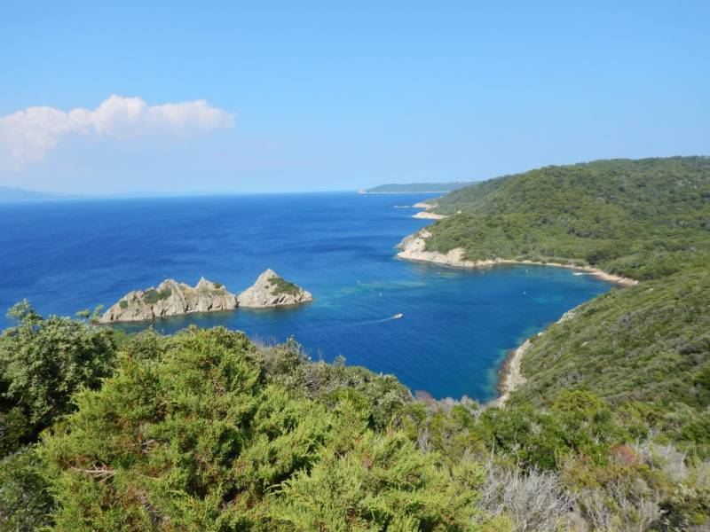 Louer un bateau moteur pour visiter et plonger sur l’Ile de Port-Cros