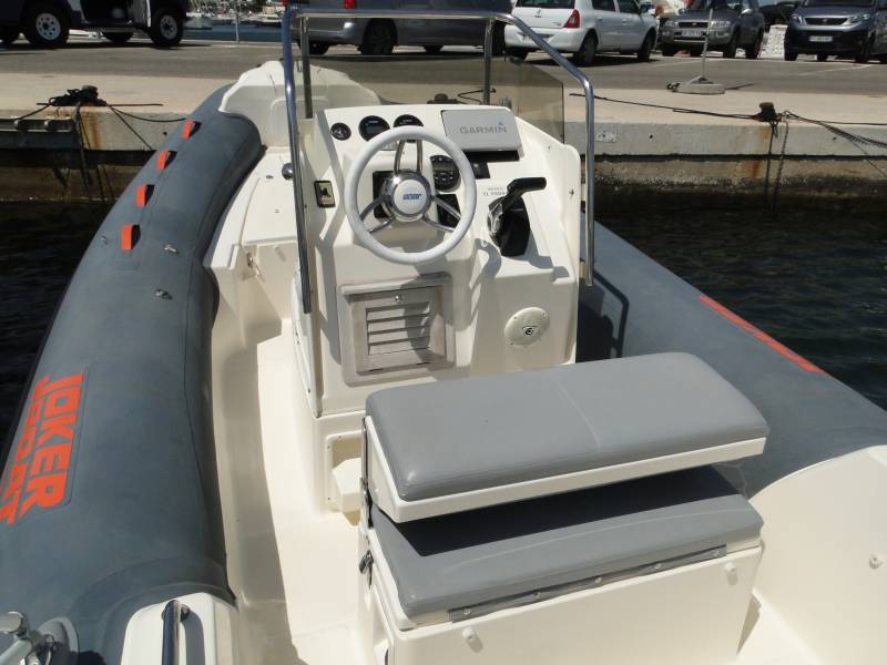 Louer un semi-rigide Joker Boat Clubman 22 à Hyères