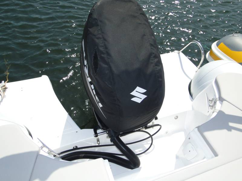 Louer un bateau moteur semi rigide idéal pour visiter Porquerolles au départ de Hyères