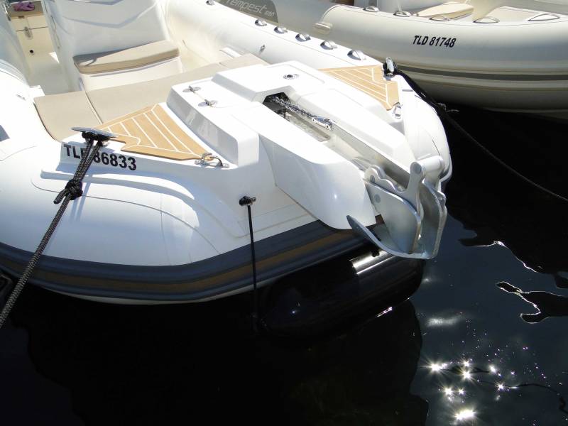 location bateau avec guindeau électrique pres de Carqueiranne