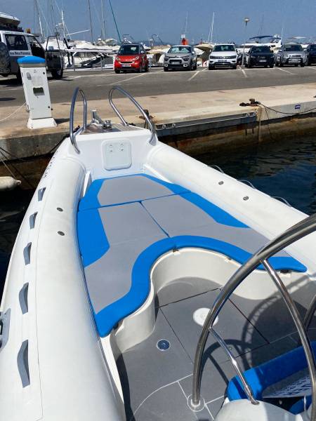 louer un bateau moteur pour les vacances a hyeres