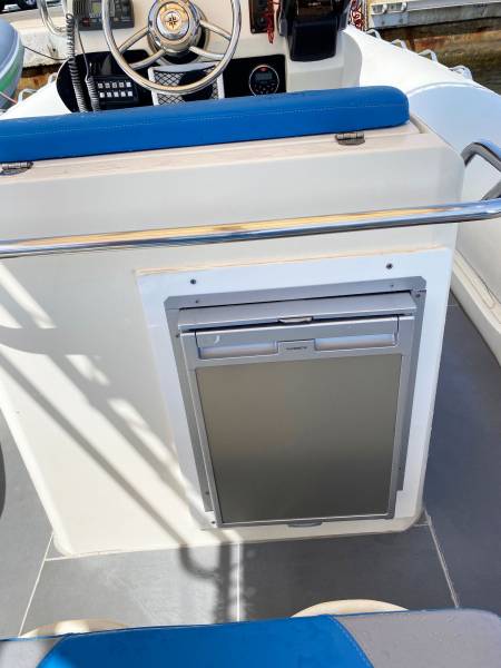 louer un bateau pour une sortie en mer entre amis porquerolles