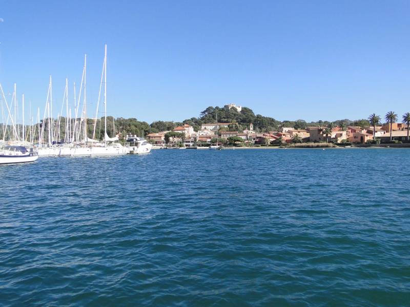 louer un bateau moteur porquerolles hyeres