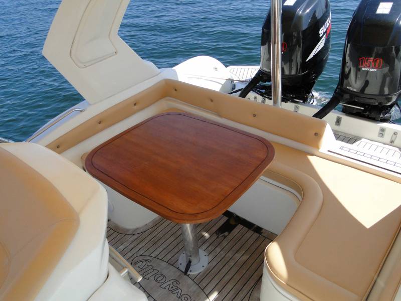 location bateau a hyeres avec table pic nique