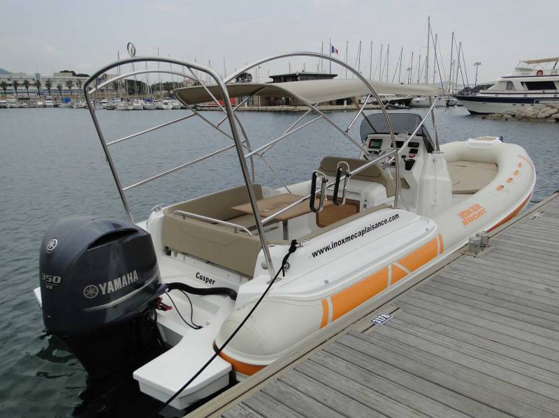 ou reserver un bateau avec frigo et wc a porquerolles pres de la londe