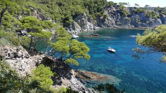 louer un semi rigide pour balader autour de la presqu'île de giens